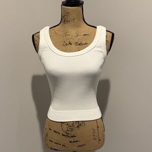 NWT Zenana Outfitters White Ribbed Scoop Tank